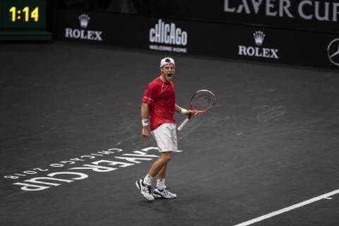 September 21, 2018 - Chicago, Illinois, U.S - DIEGO SCHWARTZMAN of Argentina yells in celebration as he looks to Team World s bench during the third singles match on Day One of the Laver Cup at the United Center in Chicago, Illinois. Laver Cup Day 1 - ZUMAl140 20180921_zap_l140_078 Copyright: xShelleyxLiptonx