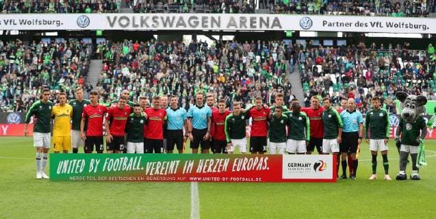 VfL vs Freiburg 1 BL Wolfsburg 22 09 2018 FOOTBALL VfL Wolfsburg vs SC Freiburg 1 BL Season 2018 2019 Volkswagen Arena Picture shows Teams recruit for EM DFL REGULATIONS PROHIBIT ANY USE OF PHOTOGRAPH AS IMAGE SEQUENCES AND OR QUASI VIDEO Wolfsburg