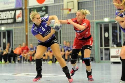Anouk Nieuwenweg HSG Bad Wildungen Vipers 6 vs Maura Visser SG BBM Bietigheim 3 Handball Bundesliga League Matches 22 09 2018 Photo TBaur Eibner SG BBM Bietigheim vs HSG Bad Wildungen Vipers Bietigheim Copyright: xEibner-Pressefoto Tobi_Baurx EP_TBR