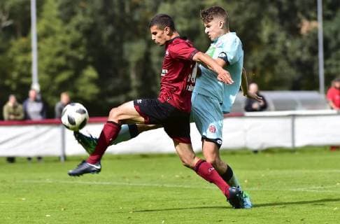 22.09.2018 - Fussball - Saison 2018 2019 - Bundesliga Süd Südwest - 7. Spieltag: 1. FC Nürnberg Nuernberg FCN U17 U 17 B-Junioren ( Club ) - 1. FSV Mainz 05 U17 - - Ciro Maglione (11, 1.FC Nürnberg FCN ) vor Nr 22 Mainz *** 22 09 2018 Football Season 2018 2019 Bundesliga South Southwest 7 Gameday 1 FC Nuremberg Nuernberg FCN U17 B Junior Club 1 FSV Mainz 05 U17 Ciro Maglione 11 1 FC Nuremberg FCN vor Nr 22 Mainz