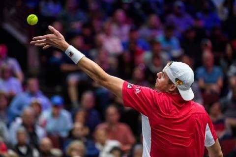 CHICAGO, IL - SEPTEMBER 22: Team World s John Isner of the United States of America serves to Team Europe s Alexander Zverev of Germany during a singles match on day two of the 2018 Laver Cup on September 22, 2018, at the United Center in Chicago, Illinois. Zverev beats Isner 3-6 7-6(8) 10-7 . (Photo by Daniel Bartel Icon Sportswire) TENNIS: SEP 22 Laver Cup Icon180922006 EDITORIAL USE ONLY
