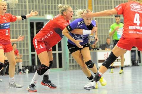 Laura Vasilescu HSG Bad Wildungen Vipers 23 vs Luisa Schulze SG BBM Bietigheim 13 Handball HBF Bundesliga League match 22 09 2018 Photo TBaur Eibner SG BBM Bietigheim vs HSG Bad Wildungen Vipers Bietigheim Copyright: xEibner-Pressefoto Tobi_Baurx EP_TBR