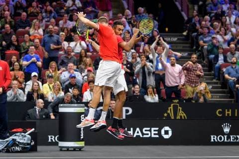 Sport Bilder des Tages CHICAGO, IL - SEPTEMBER 22: Team World s Jack Sock of the United States of America and Team World s Nick Kyrgios of Australia celebrate a point during a doubles match on day two of the 2018 Laver Cup on September 22, 2018, at the United Center in Chicago, Illinois. Sock & Kyrgios beat Goffin & Dimitrov 6-3 6-4. (Photo by Daniel Bartel Icon Sportswire) TENNIS: SEP 22 Laver Cup Icon180922076 EDITORIAL USE ONLY