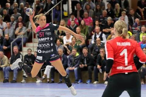 Marija Obradovic Tus Metzingen playing jump 180922 BVB vs TUS Metzingen season 2018 19 1 Bundesliga match 3 Sporthalle Bleichstein Herdecke Handball 1 League Women Borussia Dortmund Handball Tussies Metzingen 22 09 2018 Dortmund Copyright: xEIBNER Stummbilligx EP_EER
