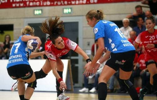 Bad Langensalza 22 09 2018 Sport Handball 1 Bundesliga Women Season 2018 19 Thüringer HC THC vs. Buxtehuder SV BSV Malene Staal BSV Iveta Luzumová THC Jessica Oldenburg BSV
