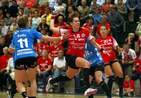 Bad Langensalza 22 09 2018 Sport Handball 1 Bundesliga Women Season 2018 19 Thüringer HC THC vs. Buxtehuder SV BSV Isabelle Dölle BSV Iveta Luzumová THC and Emily Bölk THC