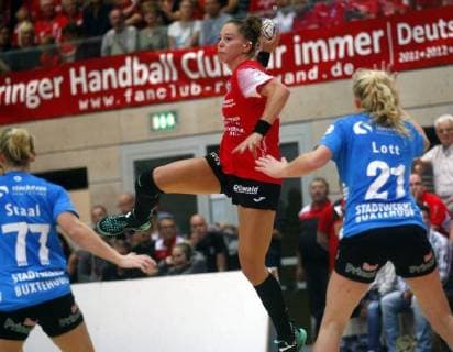 Bad Langensalza 22 09 2018 Sport Handball 1 Bundesliga Women Season 2018 19 Thüringer HC THC vs. Buxtehuder SV BSV Malene Staal BSV Emily Bölk THC and Annika Lott BSV