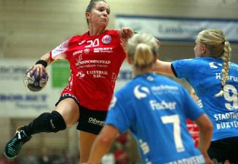 Bad Langensalza 22 09 2018 Sport Handball 1 Bundesliga Women Season 2018 19 Thüringer HC THC vs. Buxtehuder SV BSV Emily Bölk THC Lone Fischer BSV and Christina Haurum BSV