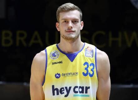 Moritz Huebner Braunschweig Basketball Loewen