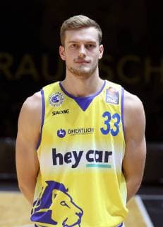 Moritz Huebner Braunschweig Basketball Loewen