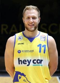 Christian Sengfelder Brunswick basketball Loewen