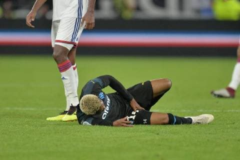 Blessure de Clinton Njie (marseille) FOOTBALL : Lyon vs Marseille - Ligue 1 Conforama - 23 09 2018 FredericChambert Panoramic 