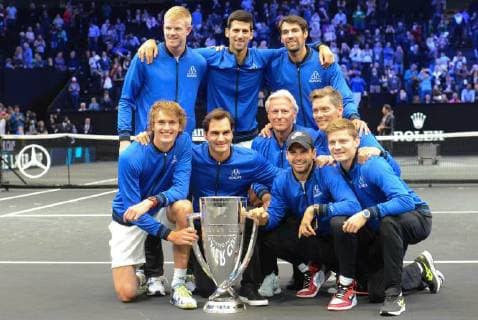 Sport Themen der Woche KW38 September 23, 2018 - Chicago, Illinois, United States - Team Europe poses with the trophy for the 2018 Laver Cup tennis event in Chicago. Tennis 2018: Laver Cup - ZUMAl132 20180923_zap_l132_020 Copyright: xChristopherxLevyx