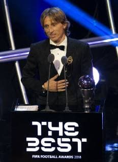 Sport Themen der Woche KW39 Sport Bilder des Tages (180925) -- LONDON, Sept. 25, 2018 (Xinhua) -- Luka Modric speaks during the Best FIFA Football Awards 2018 in London, Britain on Sept. 24, 2018. Luka Modric was awarded the Best FIFA Men s Player. (Xinhua Han Yan) (SP)BRITAIN-LONDON-THE BEST FIFA FOOTBALL AWARDS 