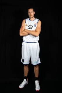 Photo shoot easycredit BBL Science City Jena Team season 2018 2019 player Oliver Mackeldanz Sparkassen Arena