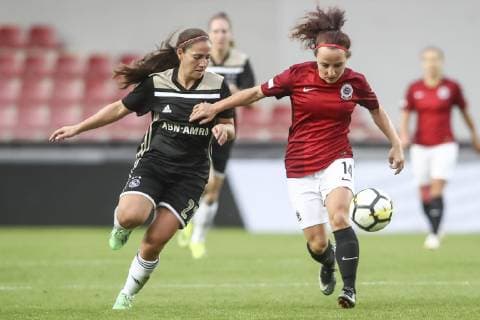 PRAAG, 26-09-2018 ,Generali Arena , Sparta Praha - Ajax (women) Round of 32 , 2nd leg Womens Champions league 2018 2019, Ajax player Vanity Lewerissa (l) Sparta Praha player Petra VyÅ¡tejnova during the match Sparta Praha - Ajax (women) Sparta Praha - Ajax (women)  x2496616x