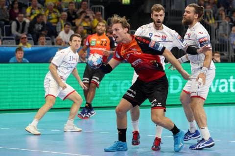 Jesper Nielsen RNL 36 Alexander Shkurinskiy Brest 9 Pavel Horak Brest 28 Action Action Game scene Handball Champions League Rhein Neckar Löwen HC Meshkov Brest xozx