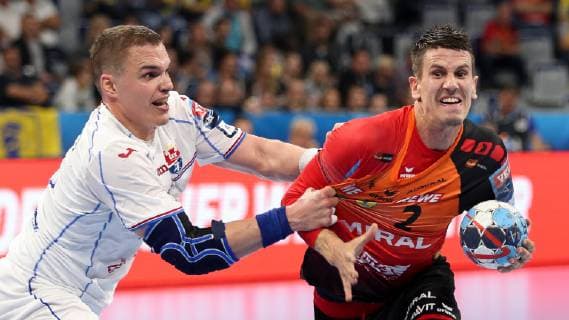 v li Vid Poteko Brest 15 Andre Schmid Andy Schmid RNL 2 duel game scene duel duel tackle tackling momentum Action Action Handball Champions League Rhein Neckar Löwen HC Meshkov Brest xozx