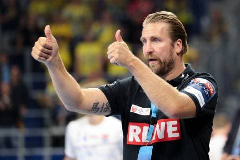 Oliver Roggisch Sporting director RNL with thumbs up Gesture Gesture Confident optimistic Action Action Single shot Handball Champions League Rhein Neckar Löwen HC Meshkov Brest xozx