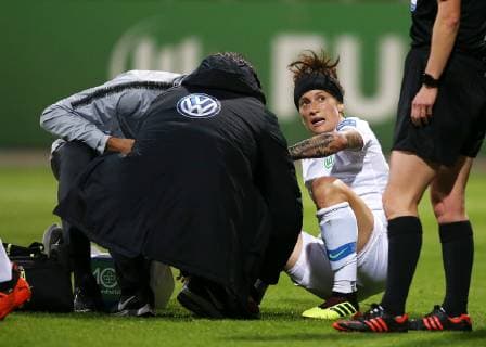 In accordance with the requirements of the DFL German Football League it is forbidden to exploit or exploit photo shoots in the stadium and or from the game in the form of sequence pictures and or video-like photo series allow