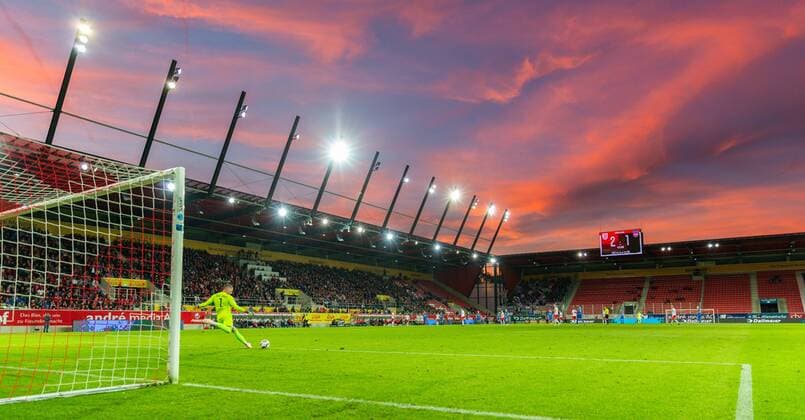 26 09 2018 Soccer GER Season 2018 2019 2 Bundesliga 7 Gameday SSV Jahn Regensburg 1 FC Heidenheim Philipp Pentke SSV Jahn Regensburg DFL REGULATIONS PROHIBIT ANY USE OF PHOTOGRAPH AS IMAGE SEQUENCES AND OR QUASI VIDEO