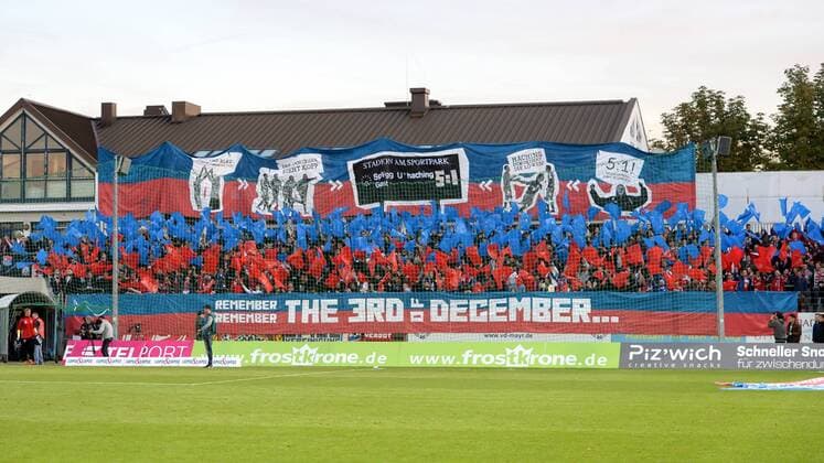 Fans of the SpVgg Unterhaching with choreography before the start of the match Choreo Fans Audience Atmosphere Atmosphere Stadium Soccer 3 Liga SpVgg Unterhaching TSV 1860 Munich DFB REGULATIONS PROHIBIT ANY USE OF PHOTOGRAPH AS IMAGE SEQUENCES AND OR QUASI VIDEO xslx