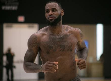 Sport Bilder des Tages September 26, 2018 - El Segundo, California, U.S - LeBron James 23 of the L.A. Lakers during practice at the UCLA Health Training Center on Wednesday September 26, 2018 in El Segundo, California. L.A. Lakers Practice - ZUMAp124 20180926_zaa_p124_008 Copyright: xJavierxRojasx
