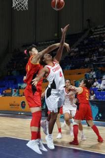 Canadian player Miah Marie Langlois (R) vies for the ball with Chinese Yueru Li (L) during the semi final match between Canada and China in the 2018 FIBA Women s Basketball World Cup held in Tenerife, Spain, 29 September 2018. 2018 FIBA Women s Basketball World Cup !ACHTUNG: NUR REDAKTIONELLE NUTZUNG!  Copyright: xCristóbalxGarcíax GRAF5923 20180929-636738348464074093