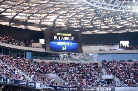 ILLUSTRATION - SUPPORTERS - TRIBUNE - ECRAN GEANT - VAR - ARBITRAGE VIDEO FOOTBALL : Nice vs Paris SG - Ligue 1 Conforama - 29 09 2018 FEP Panoramic 