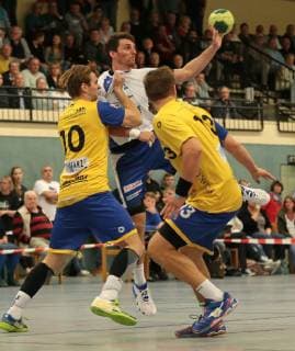 29 09 2018 Germany Kornwestheim Handball 3 Handball Liga Süd SV Kornwestheim vs HSG Konstanz v l Tom Wolf HSG Christopher Tinti SVK Fabian Wiederstein HSG