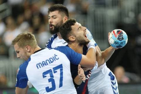 Zagreb, 29 09 2018 - Arena Zagreb hall, 2018 19 EHF Men s Champions League Group Phase. HC Prvo plinarsko drustvo Zagreb (white) - Paris Saint-Germain HB (blue) 21:32 REMILI Nedim (18) vs MANDIC David (37) and SUSNJA Leon (19) 