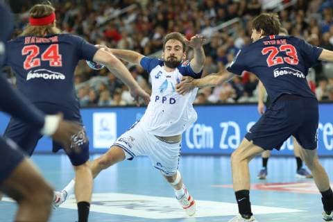 Zagreb, 29 09 2018 - Arena Zagreb hall, 2018 19 EHF Men s Champions League Group Phase. HC Prvo plinarsko drustvo Zagreb (white) - Paris Saint-Germain HB (blue) 21:32 MRAKOVCIC Luka (5) vs MORROS DE ARGILA Viran (23) and HANSEN Mikkel (24) 