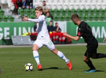 VfL vs Magdeburg, A-Junioren BL Wolfsburg, 29.09.2018, FUßBALL - VfL Wolfsburg U19 vs 1. FC Magdeburg, A-Junioren Bundesliga, Saison 2018-2019, AOK Stadion. Dominik Marx (VfL Wolfsburg U19) Wolfsburg *** VfL vs Magdeburg A Juniors BL Wolfsburg 29 09 2018 FOOTBALL VfL Wolfsburg U19 vs 1 FC Magdeburg A Junior Bundesliga Season 2018 2019 AOK Stadium Dominik Marx VfL Wolfsburg U19 Wolfsburg