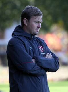 29.09.2018 - Fussball - Saison 2018 2019 - Bundesliga Süd Südwest - 7. Spieltag: 1. FC Nürnberg Nuernberg FCN U19 A-Junioren ( Club ) - FC Ingolstadt 04 U19 - DaMa - Daniel Wimmer (Trainer 1.FC Nürnberg FCN ) nachdenklich *** 29 09 2018 Football Season 2018 2019 Bundesliga South Southwest 7 Gameday 1 FC Nuremberg Nuernberg FCN U19 A Junior Club FC Ingolstadt 04 U19 DaMa Daniel Wimmer Manager 1 FC Nuremberg FCN thoughtfully