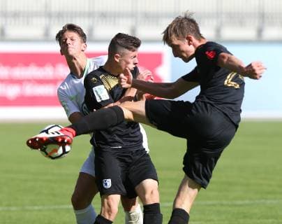 VfL vs Magdeburg, A-Junioren BL Wolfsburg, 29.09.2018, FUßBALL - VfL Wolfsburg U19 vs 1. FC Magdeburg, A-Junioren Bundesliga, Saison 2018-2019, AOK Stadion. Wolfsburg *** VfL vs Magdeburg A Juniors BL Wolfsburg 29 09 2018 FOOTBALL VfL Wolfsburg U19 vs 1 FC Magdeburg A Juniors Bundesliga Season 2018 2019 AOK Stadion Wolfsburg