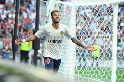 Neymar Jr - Nice vs PSG at the Allianz Riviera in Nice for the soccer Ligue 1 Conforama FOOTBALL : Nice vs Paris SG - Ligue 1 Conforama - 29 09 2018 LIONELURMAN PANORAMIC 