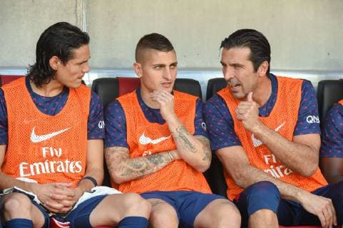 Edinson Cavani, Gianluigi Buffon - Nice vs PSG at the Allianz Riviera in Nice for the soccer Ligue 1 Conforama FOOTBALL : Nice vs Paris SG - Ligue 1 Conforama - 29 09 2018 LIONELURMAN PANORAMIC 