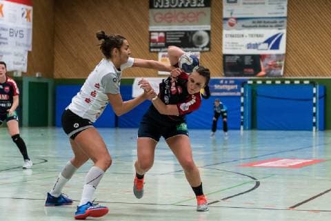 Kyra Teixeira da Silva VfL Waiblingen 07 Carolin Tuc SG H2Ku Herrenberg Kuties 07 SG H2Ku Herrenberg Kuties vs VfL Waiblingen Tigers Handball 2 Bundesliga Women HBF 18 19 29 09 2018 SG H2Ku Herrenberg Kuties vs VfL Waiblingen Tigers Handball 2 Bundesliga Women HBF Season 18 19 29 09 2018 Herrenberg Copyright: xEIBNER WolfgangxFrankx EP_WFK