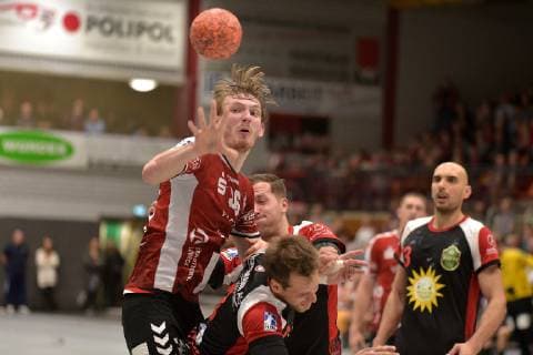 29 09 2018 pmk NA156055 Handball Men 2 Bundesliga Season 2018 2019 TuS Nluebbecke VfL Luebeck Schwartau Antonio METZNER 96 Schwartau Marian ORLOWSKI 29 Luebbecke Jens BECHTLOFF 08 Luebbecke