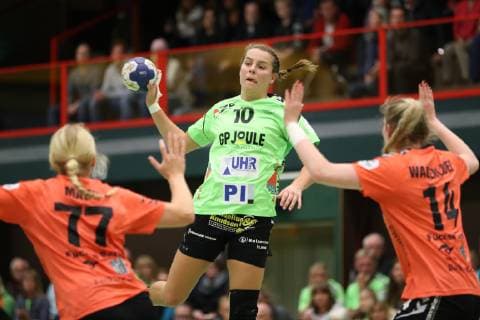 Merle Carstensen Nr 10 TSV Nord Harrislee vs Vanessa Magg Nr 77 Fuechse Berlin and Tina Wagenlader Nr 14 Fuechse Berlin Harrislee Schleswig Holstein Germany Holmberghalle Copyright: xAgentur54Gradx xSpeedphotosx