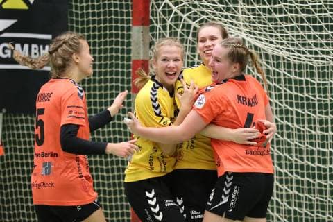 Cheers to victory Harrislee Schleswig Holstein Germany Holmberghalle Copyright: xAgentur54Gradx xSpeedphotosx
