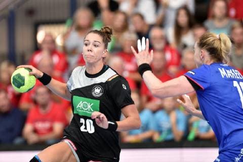 Emily Boelk Germany Thueringer HC on the ball Ksenia Makejewa Russia R GER Germany Russia Handball Laenderpiel National team Women Test match 30 09 2018 GER Germany Russia Handball Laender match Women 30 09 2018 Nordhausen Copyright: xEIBNER RolandxSippelx EP_RSL