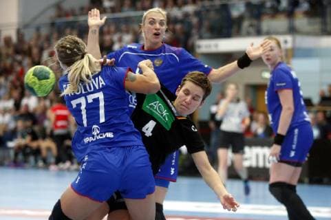 Nordhausen 30 09 2018 Sport Handball Internationals Women Season 2018 19 Germany GER vs Russia RUS Yaroslava Frolova RUS Anna Sen RUS and Alina Grijseels GER