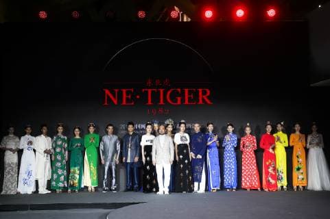BEIJING, CHINA - SEPTEMBER 30: Models showcases designs of the NE-TIGER during the welcome reception at Beijing Olympic Tower on day two of the 2018 China Open on September 30, 2018 in Beijing, China.  Copyright: xVCGx CFP111169791080 