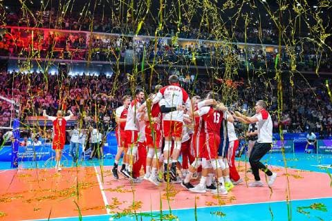 Sport Bilder des Tages 30.09.2018 TURYN PALA ALPITOUR ( TORINO ITALY ) SIATKOWKA MEZCZYZN ( MEN S VOLLEYBALL ) FIVB MISTRZOSTWA SWIATA W PILCE SIATKOWEJ MEZCZYZN WLOCHY - BULGARIA 2018 ( FIVB MEN S World Championship WM Weltmeisterschaft ITALY - BULGARIA 2018 ) FINAL MISTRZOSTW SWIATA MECZ O ZLOTY MEDAL ( GOLD MEDAL FINAL MATCH ) MECZ POLSKA - BRAZYLIA ( GAME POLAND - BRAZIL ) NZ DRUZYNA POLACY MISTRZAMI SWIATA PUCHAR RADOSC ZLOTY MEDAL POLACY ZLOTYMI MEDALISTAMI OBRONA TYTULU SPRZED 4 LAT OBRONA ZLOTA ZLOCI MEDALISCI FOTO MICHAL STANCZYK CYFRASPORT NEWSPIX.PL --- Newspix.pl  20180930CSMS0121