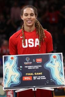 US player Brittney Griner receives the prize as best player during the 2018 FIBA Women s Basketball World Cup awarding ceremony in San Cristobal de La Laguna, Canary Islands, Spain, 30 September 2018. EPA CRISTOBAL GARCIA 2018 FIBA Women s Basketball World Cup !ACHTUNG: NUR REDAKTIONELLE NUTZUNG!  Copyright: xCRISTOBALxGARCIAx ES 20181001-636739504346017035