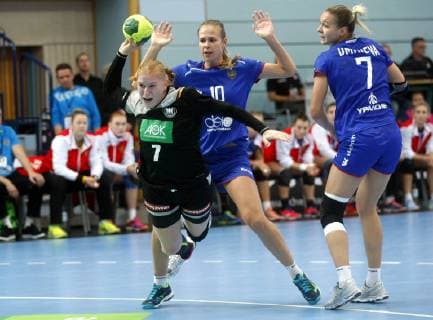 Nordhausen 30 09 2018 Sport Handball Internationals Women Season 2018 19 Germany GER vs Russia RUS Meike Schmelzer GER Iuliia Gariaeva RUS and Daria Dmietrieva RUS