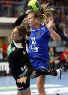 Nordhausen 30 09 2018 Sport Handball Internationals Women Season 2018 19 Germany GER vs Russia RUS Julia Behnke GER and Iuliia Gariaeva RUS