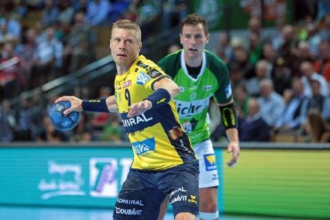 30 09 2018 xovx handball Bundesliga HSG Wetzlar Rhein Neckar Löwen emspor vst Gudjon Valur Sigurdsson Rhein Neckar Loewen Nils Torbruegge HSG Wetzlar DFL DFB REGULATIONS PROHIBIT ANY USE OF PHOTOGRAPH as IMAGE SEQUENCES and or QUASI VIDEO Wetzlar