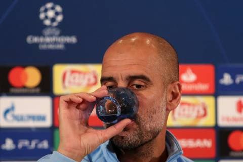 Josep Guardiola i Sala Pep Guardiola Manager Head Coach ManCity Still Life Action Action Portrait Portrait at the Press Conference PK Press Conference Press Appointment Media Meeting Gives Instructions Gestures Drinks A Sip Of Water From A Glass Soccer UEFA Champions League Press Conference Manchester City FC xozx